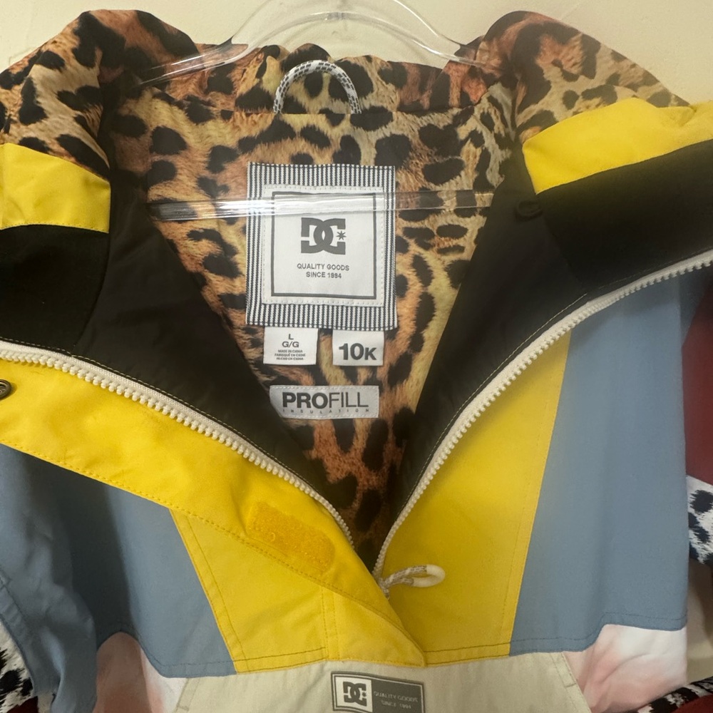 DC colorful Snow Jacket - Picture 11 of 11